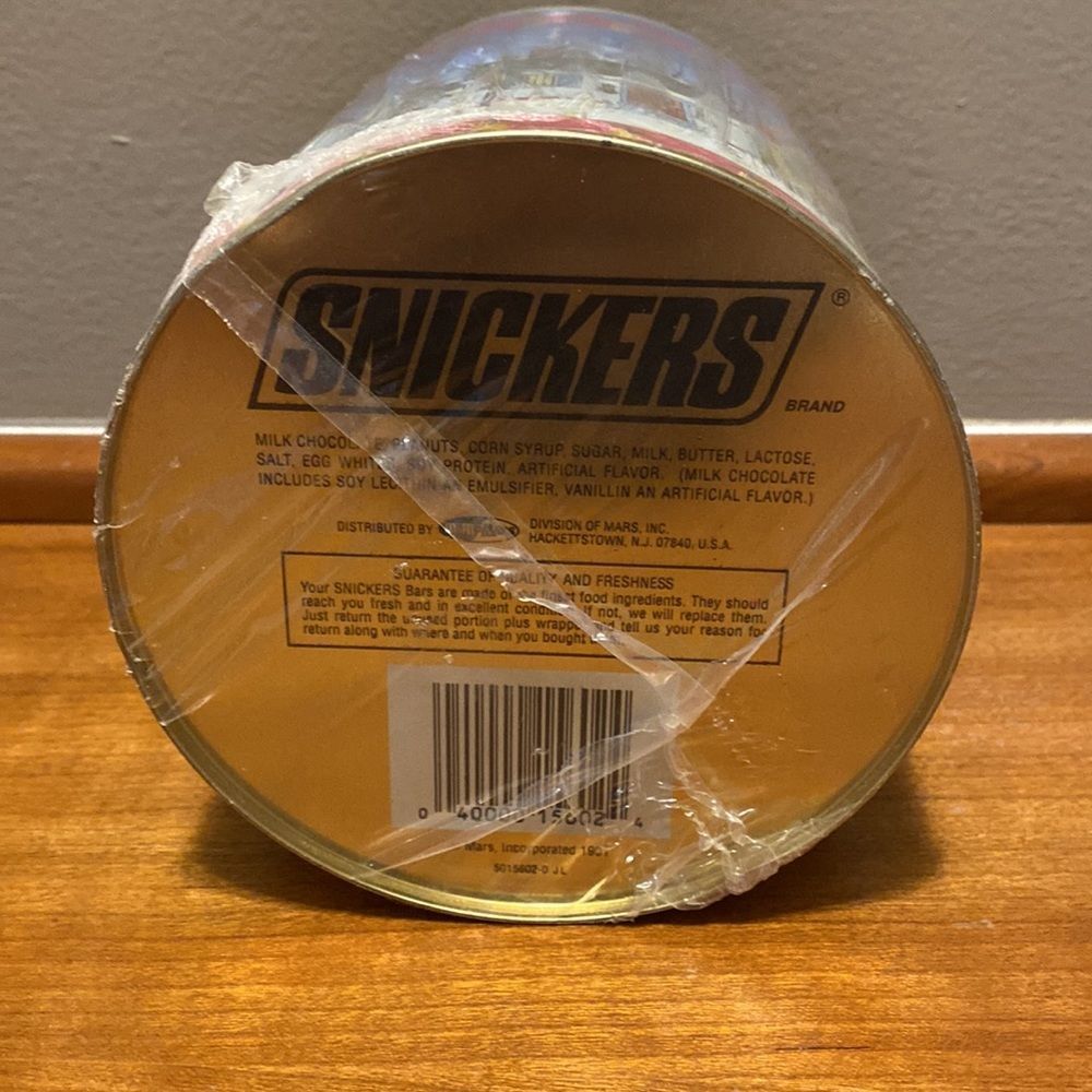 Snickers 1991 Vintage Collectible Christmas Tin Canister in original plastic - Picture 10 of 10